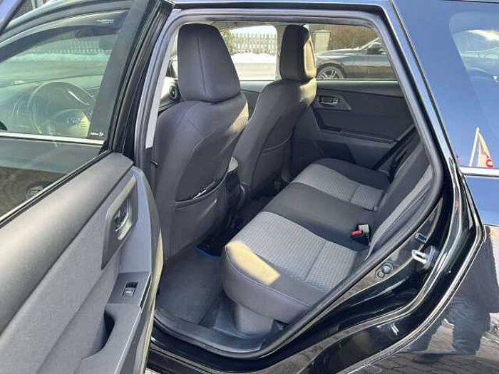 Toyota Auris Touring Sports Hybrid Edition-S+