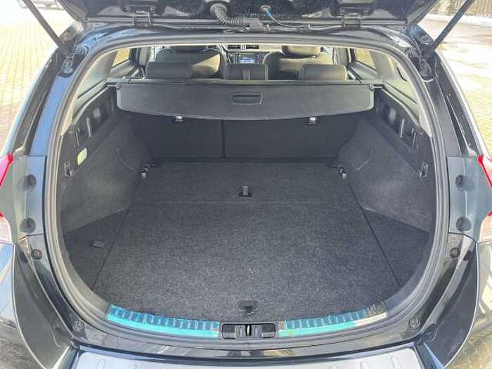 Toyota Auris Touring Sports Hybrid Edition-S+