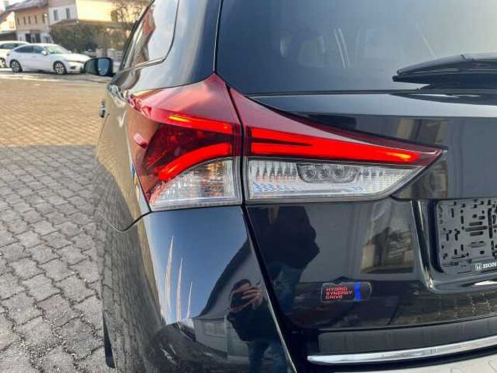 Toyota Auris Touring Sports Hybrid Edition-S+
