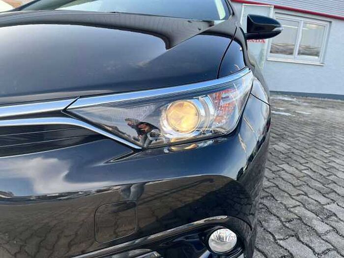 Toyota Auris Touring Sports Hybrid Edition-S+