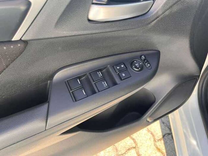 Honda Jazz 1.3 i-VTEC Elegance 1.5 i-Vtec Automatik