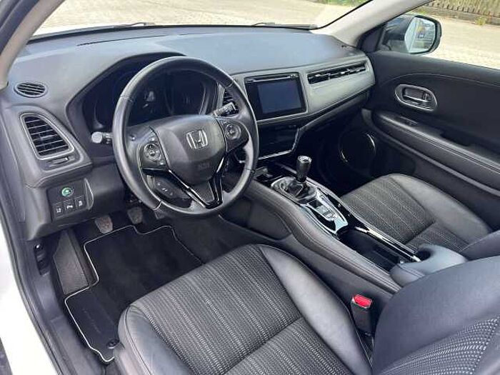 Honda HR-V 1.5 i-VTEC Executive Black Edition