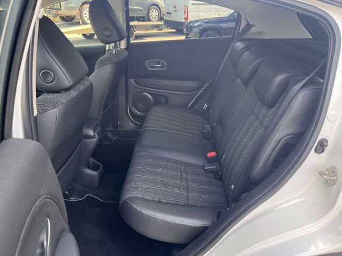 Honda HR-V 1.5 i-VTEC Executive Black Edition