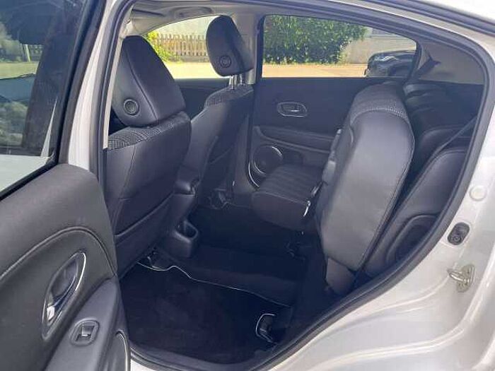 Honda HR-V 1.5 i-VTEC Executive Black Edition