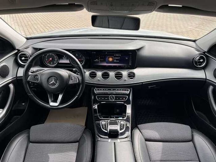 Mercedes-Benz E 220 E T-Modell E 220 d