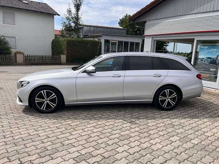 Mercedes-Benz E 220 E T-Modell E 220 d