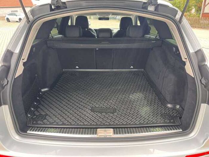 Mercedes-Benz E 220 E T-Modell E 220 d