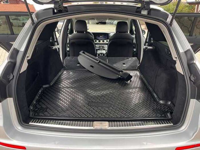 Mercedes-Benz E 220 E T-Modell E 220 d
