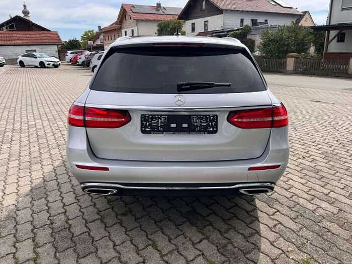 Mercedes-Benz E 220 E T-Modell E 220 d