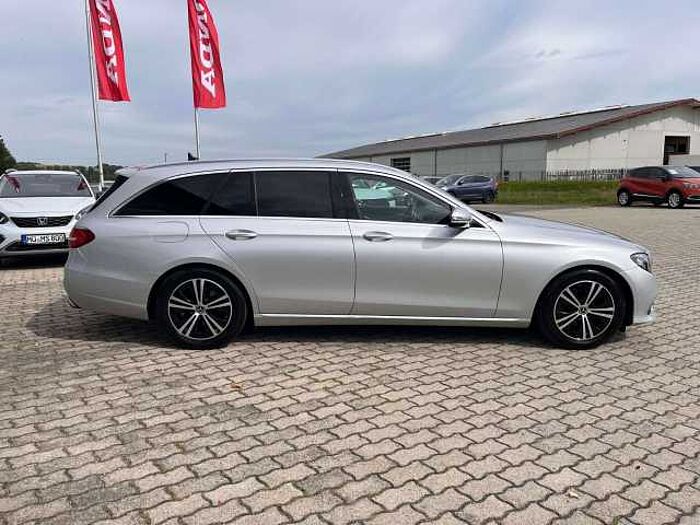 Mercedes-Benz E 220 E T-Modell E 220 d