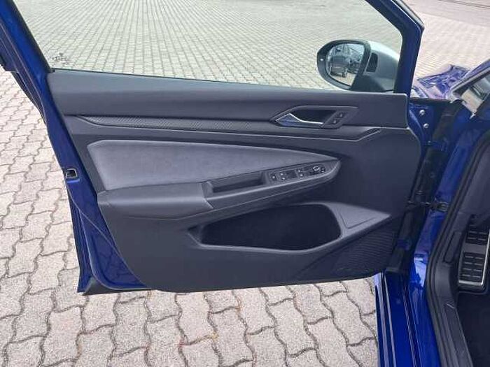 Volkswagen Golf VIII R 4Motion IQ DSG Harman