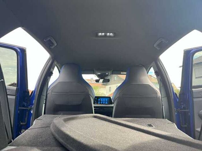 Volkswagen Golf VIII R 4Motion IQ DSG Harman