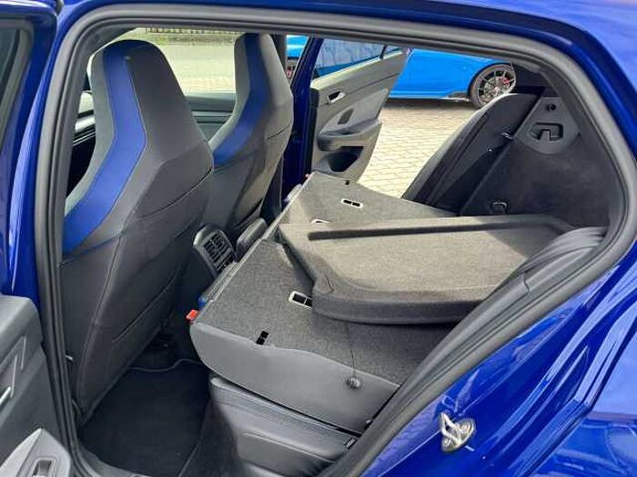Volkswagen Golf VIII R 4Motion IQ DSG Harman