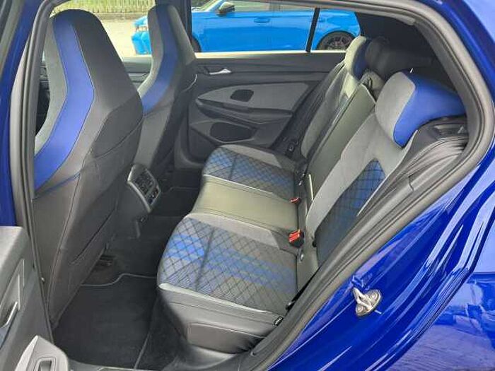 Volkswagen Golf VIII R 4Motion IQ DSG Harman