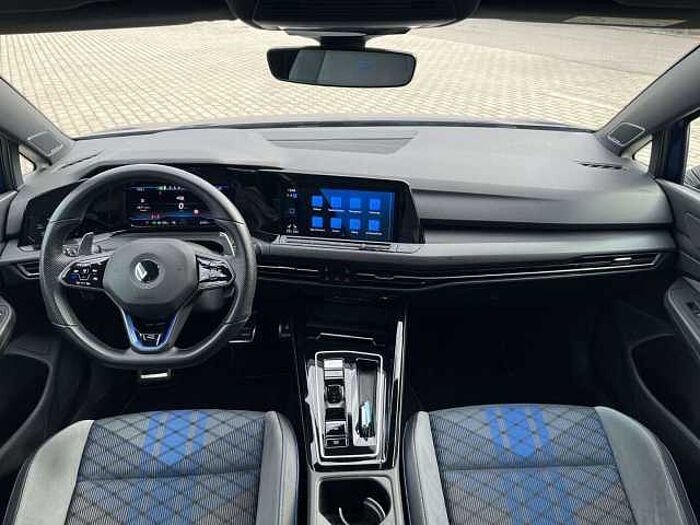 Volkswagen Golf VIII R 4Motion IQ DSG Harman